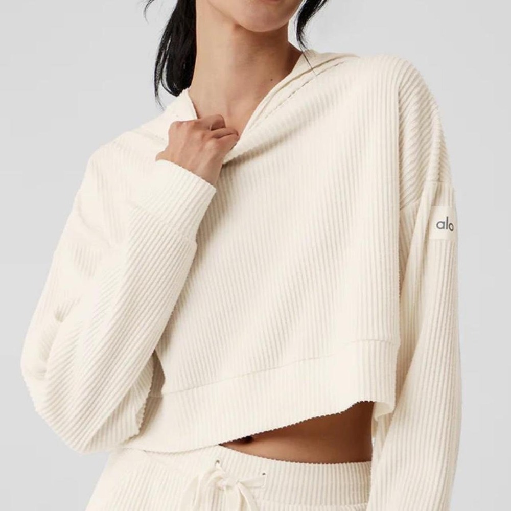 Alo Yoga Muse Hoodie Ivory Ribbed Cropped active Sweatshirt cozy sweater winter